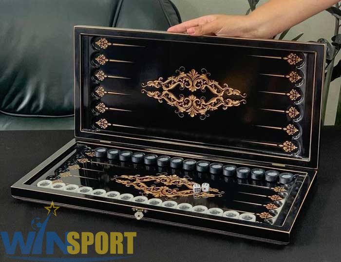 تخته نرد آنلاین پولی | تجربهای واقعی از هیجان و درآمد 2 انواع بازی تخته نرد شرطی با پول